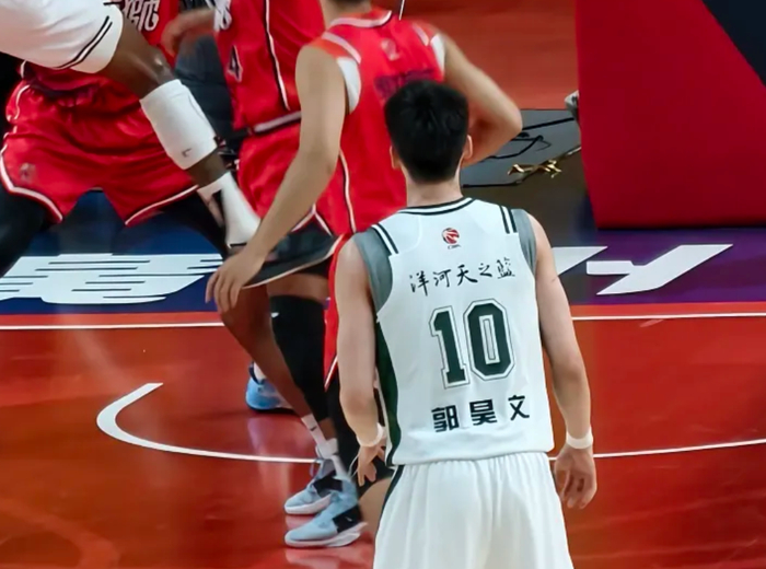 开云体育电脑版-郭昊文是真带不动同曦！连突带投轰30分，全场扛着前进，队友太菜|南京同曦|徐昕|比赛|数据|南京_新浪体育_新浪新闻